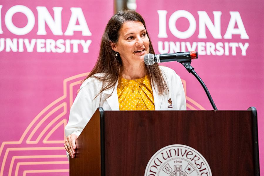 Dr. Watson speaks at the fall 2024 White Coat Ceremony.