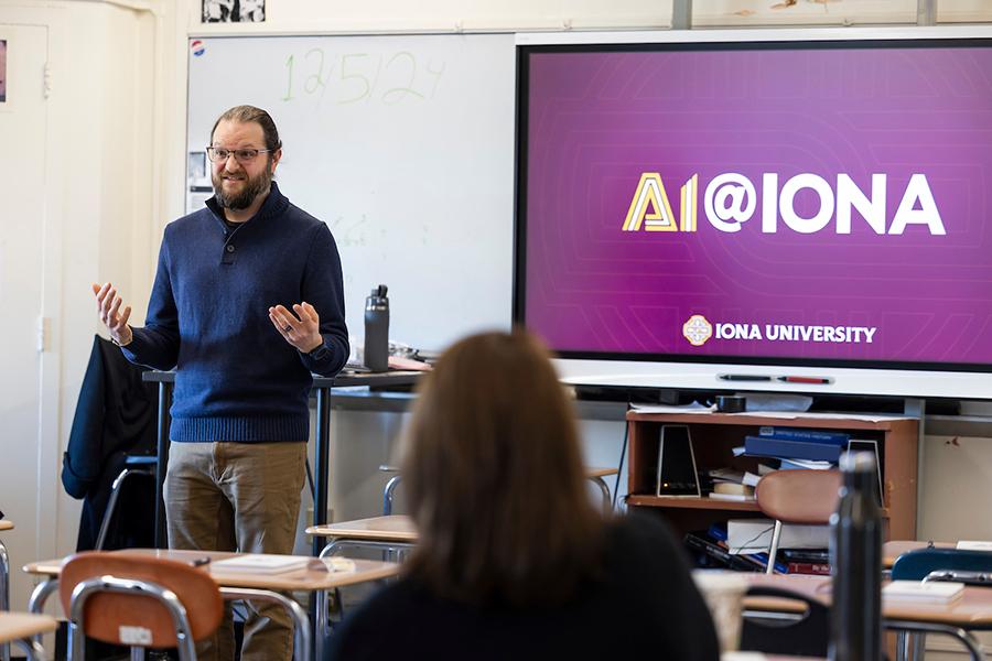 Rob Kissner gives a presenation about AI@Iona.